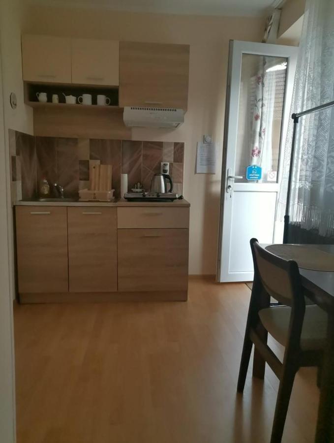 Sandrea Studio Apartment Subotica Luaran gambar