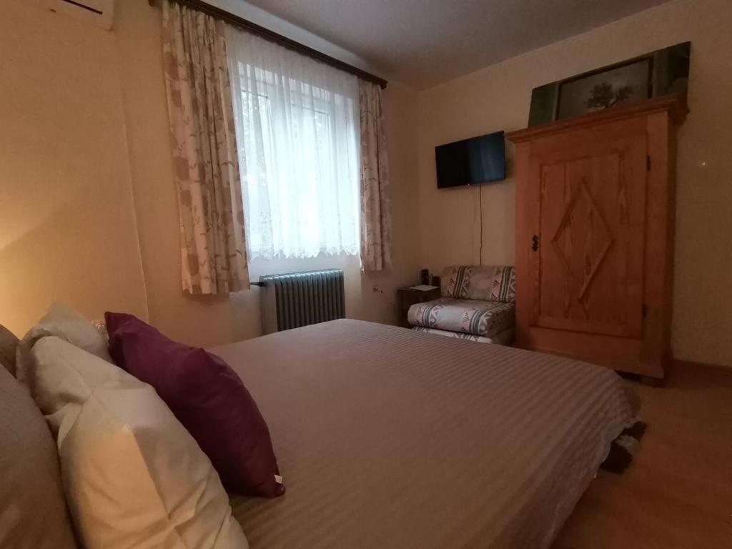 Sandrea Studio Apartment Subotica Luaran gambar